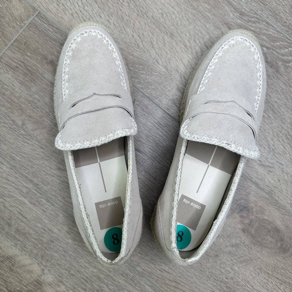 Dolce Vita Cream Platform Shoes with Modern Design